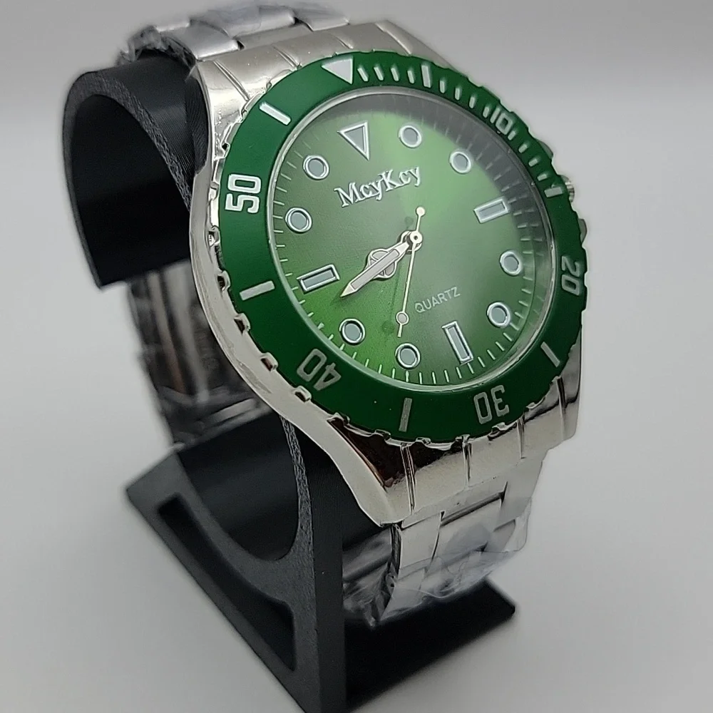 NEW McYKcy Green Dial Stainless Steel Quartz 43mm Mens Watch Illuminated Hands